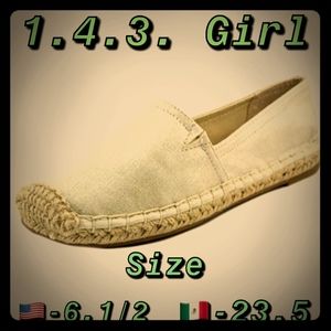 1.4.3 girl..tomlike flats